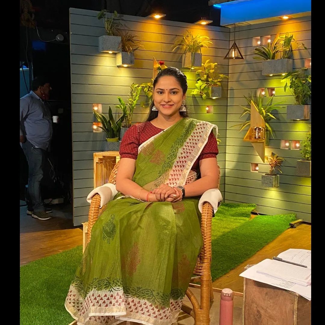 Telugu Tv Anchor Kasi Annapurna Stills in Green Saree